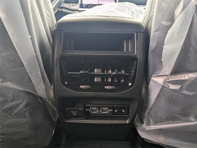 new 2025 Jeep Grand Cherokee car, priced at $46,396