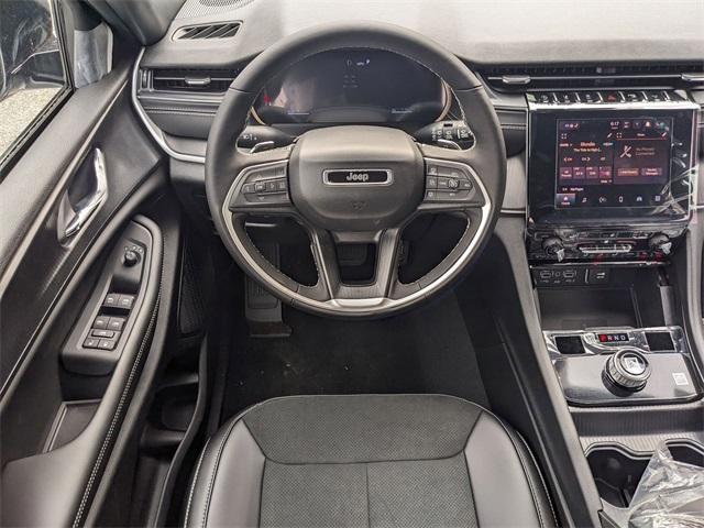 new 2025 Jeep Grand Cherokee car, priced at $46,135
