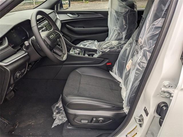 new 2025 Jeep Grand Cherokee car, priced at $46,135