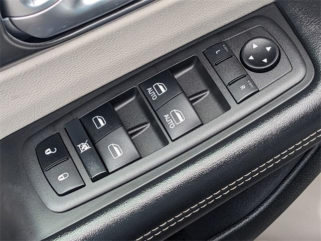 used 2023 Chrysler Pacifica car, priced at $34,299