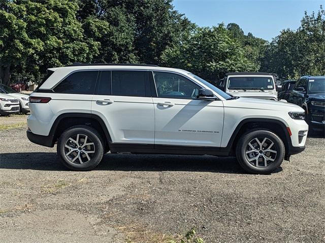 new 2024 Jeep Grand Cherokee car, priced at $48,715