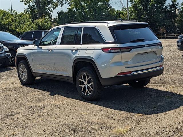 new 2024 Jeep Grand Cherokee car, priced at $45,295