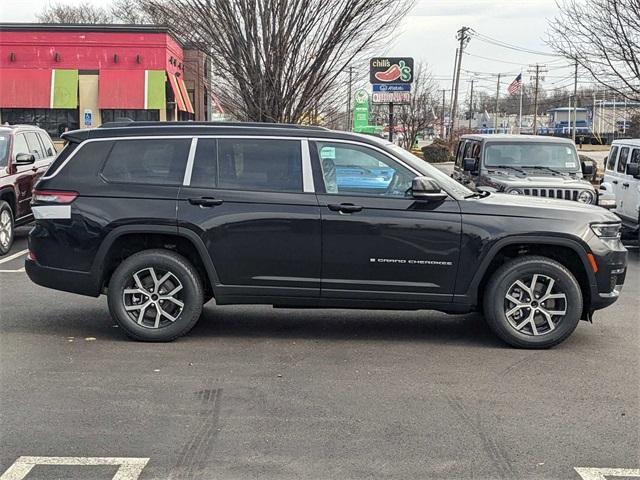 new 2024 Jeep Grand Cherokee L car, priced at $49,297