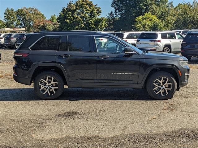 new 2025 Jeep Grand Cherokee car, priced at $48,310