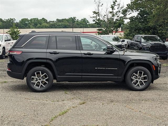 new 2025 Jeep Grand Cherokee car, priced at $46,396