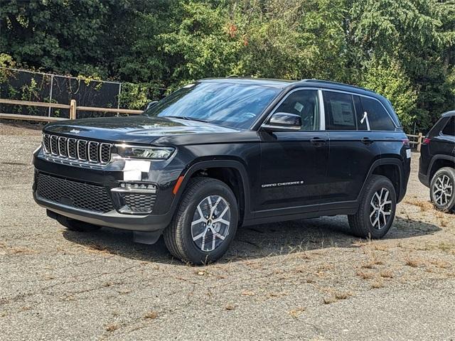 new 2025 Jeep Grand Cherokee car, priced at $48,310