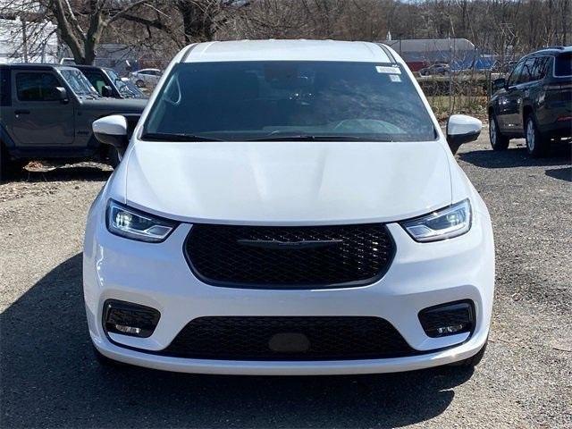 new 2023 Chrysler Pacifica Hybrid car, priced at $47,723