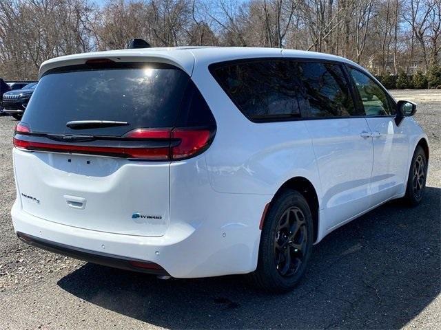 new 2023 Chrysler Pacifica Hybrid car, priced at $47,723