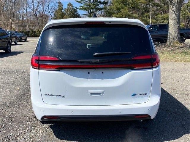 new 2023 Chrysler Pacifica Hybrid car, priced at $47,723