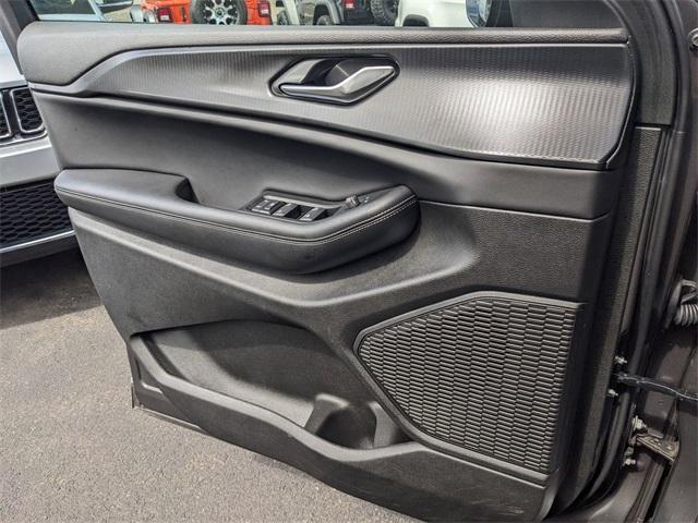 used 2024 Jeep Grand Cherokee car, priced at $35,736