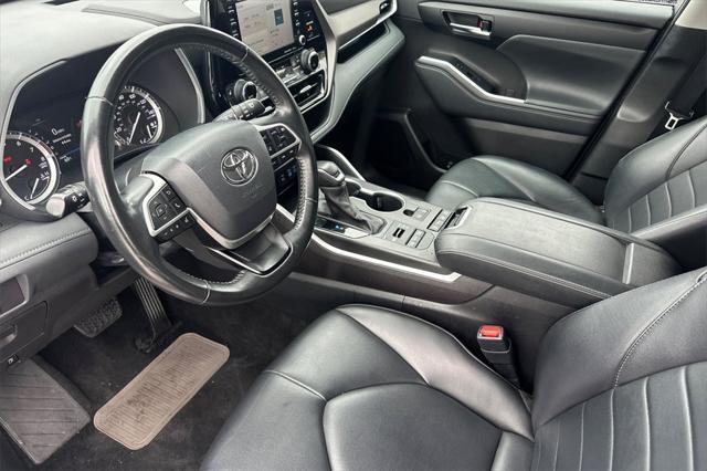 used 2022 Toyota Highlander car, priced at $34,368