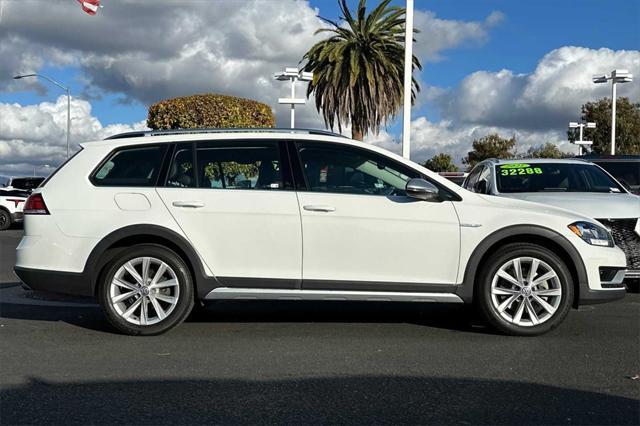 used 2019 Volkswagen Golf Alltrack car, priced at $25,395