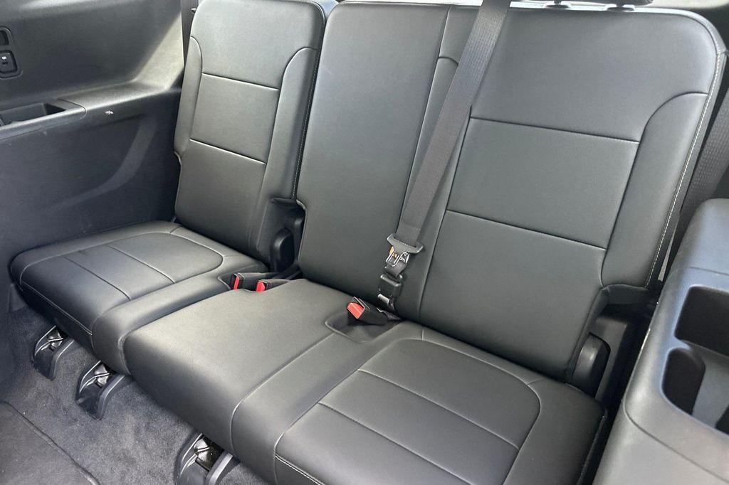 used 2023 Chevrolet Traverse car, priced at $33,971