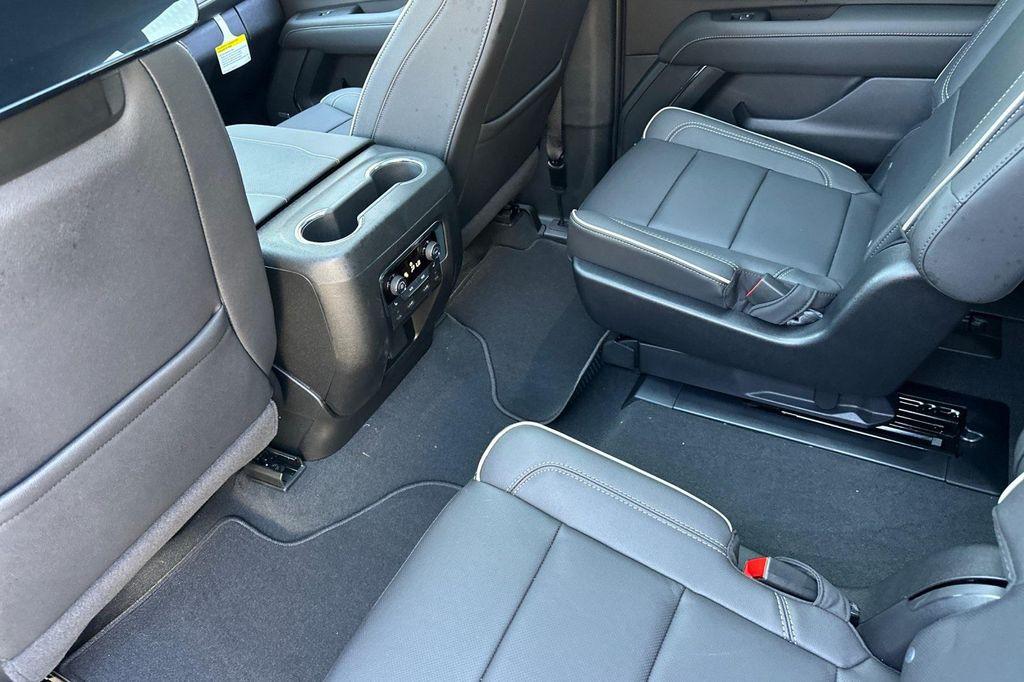 new 2025 Chevrolet Suburban car, priced at $88,335