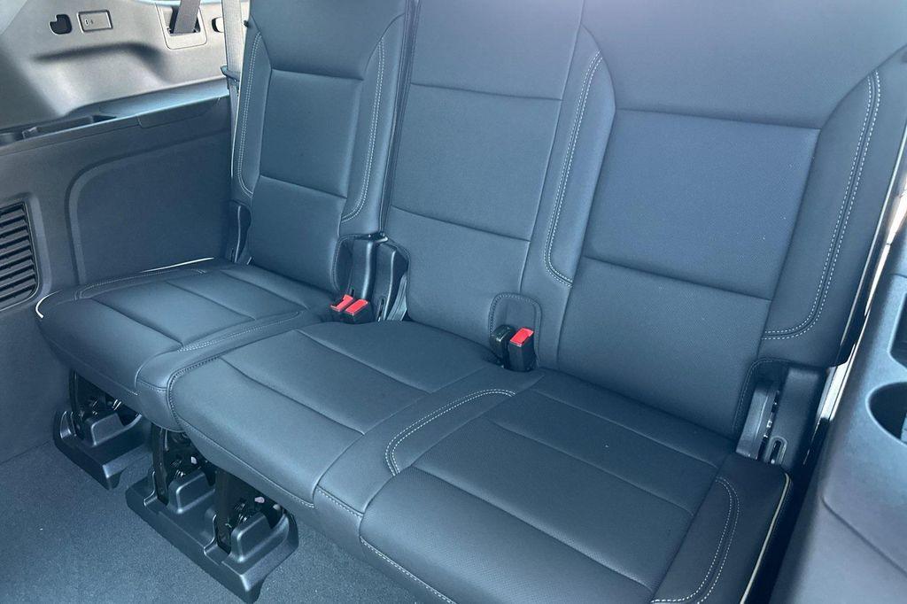 new 2025 Chevrolet Suburban car, priced at $88,335