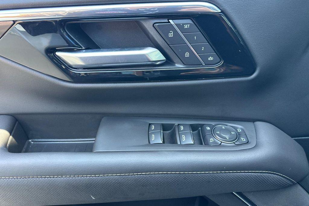 new 2025 Chevrolet Suburban car, priced at $88,335