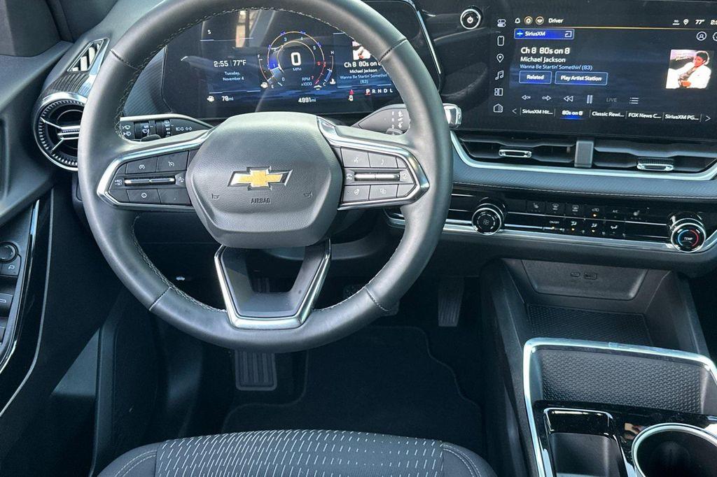 used 2025 Chevrolet Equinox car, priced at $25,032