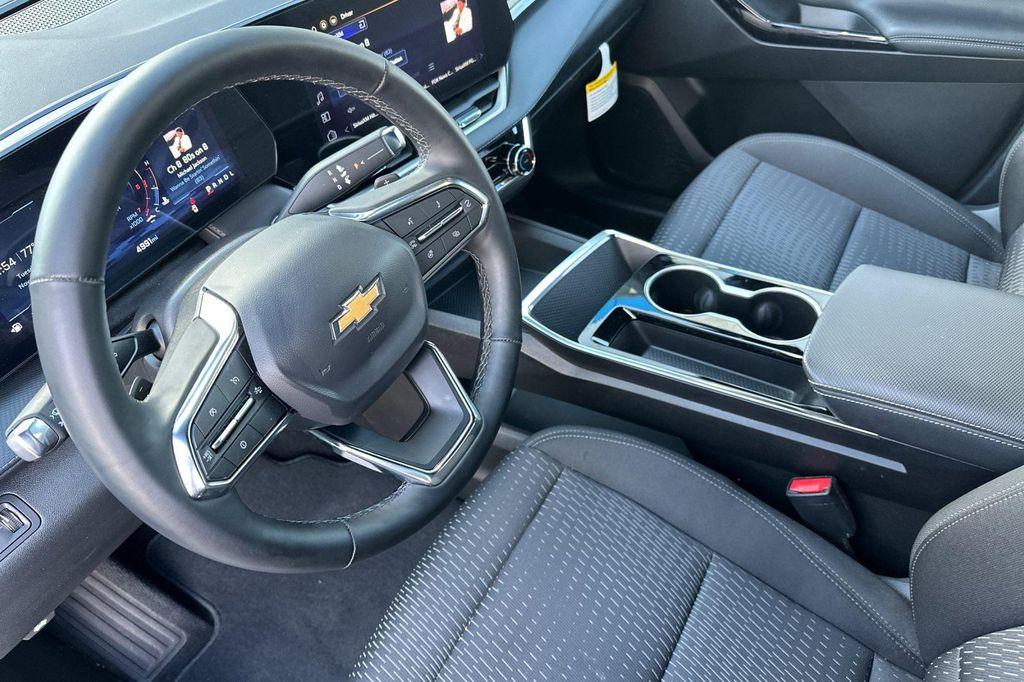 used 2025 Chevrolet Equinox car, priced at $25,032