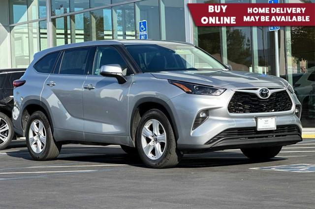 used 2022 Toyota Highlander car, priced at $28,960