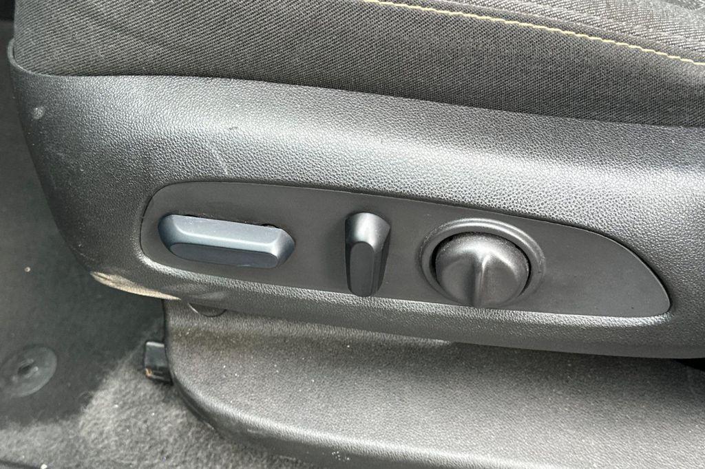 used 2024 Chevrolet Equinox car, priced at $21,999