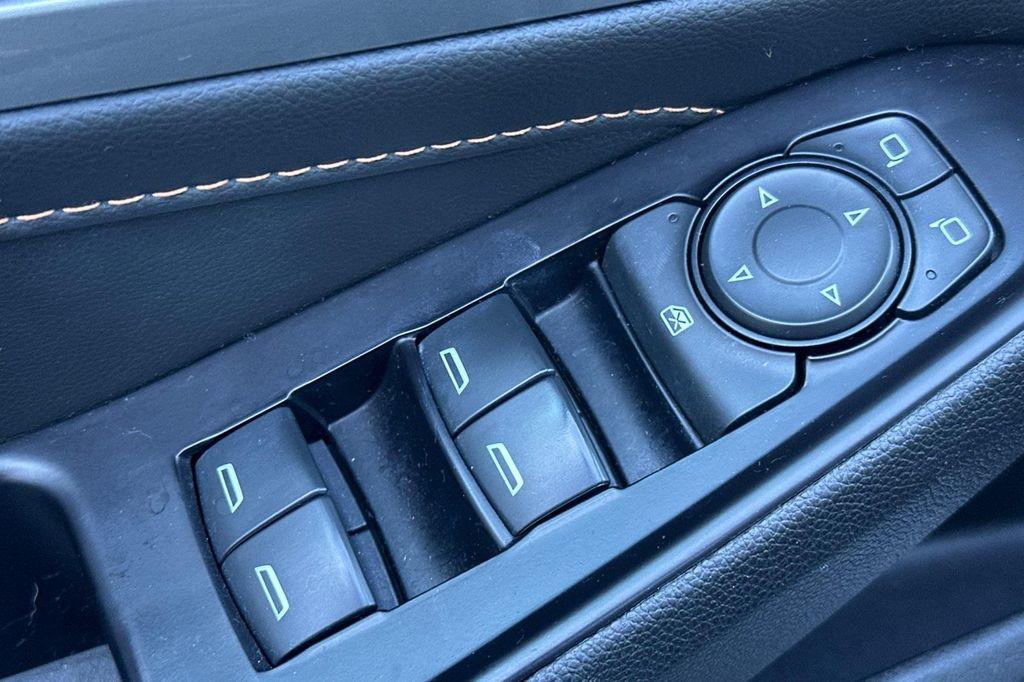 used 2020 Chevrolet Traverse car, priced at $18,129