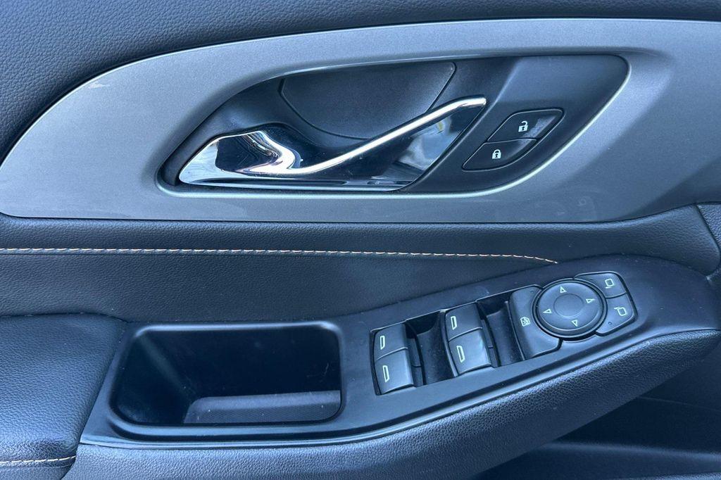 used 2020 Chevrolet Traverse car, priced at $18,129