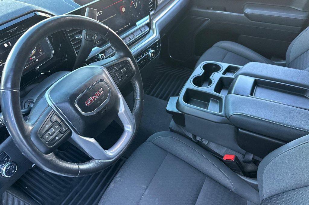 used 2022 GMC Sierra 1500 car, priced at $35,999