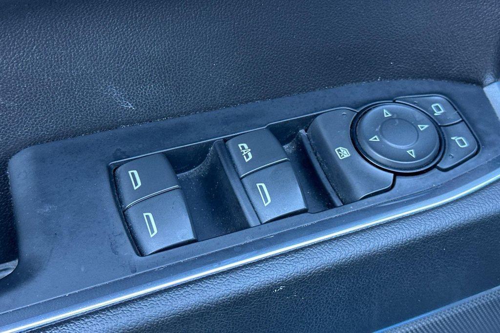 used 2022 GMC Sierra 1500 car, priced at $35,999