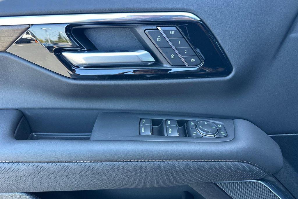 new 2025 Chevrolet Tahoe car, priced at $88,230