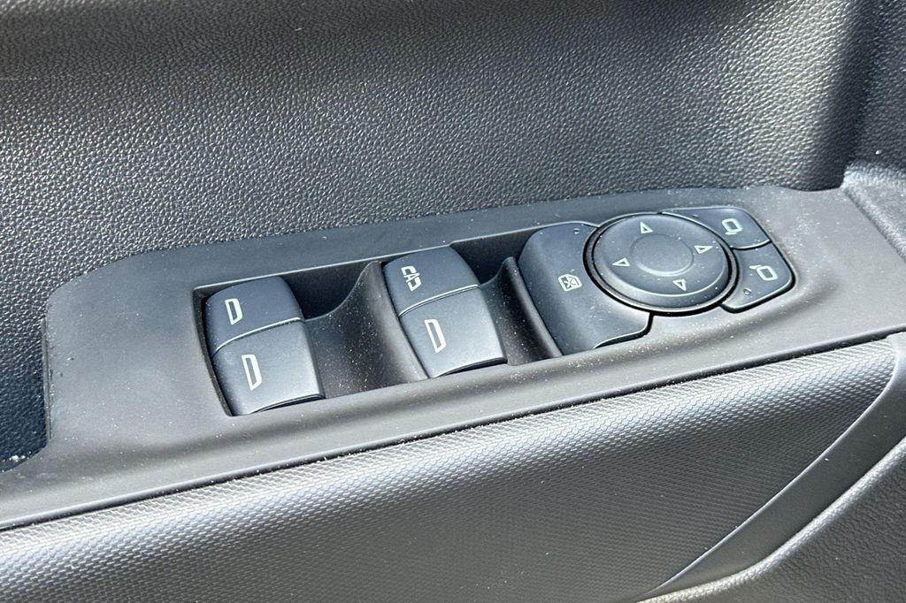 used 2025 Chevrolet Silverado 1500 car, priced at $39,994