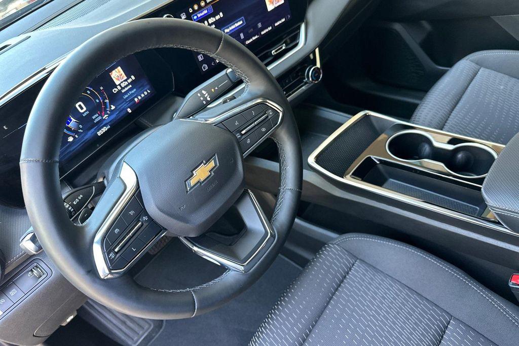 used 2025 Chevrolet Equinox car, priced at $27,354