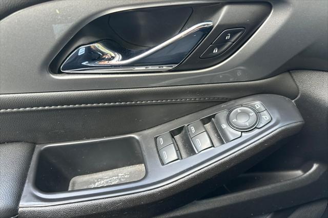 used 2022 Chevrolet Traverse car, priced at $25,963