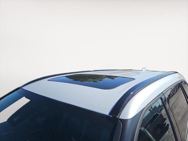 used 2022 Toyota Highlander car, priced at $39,100