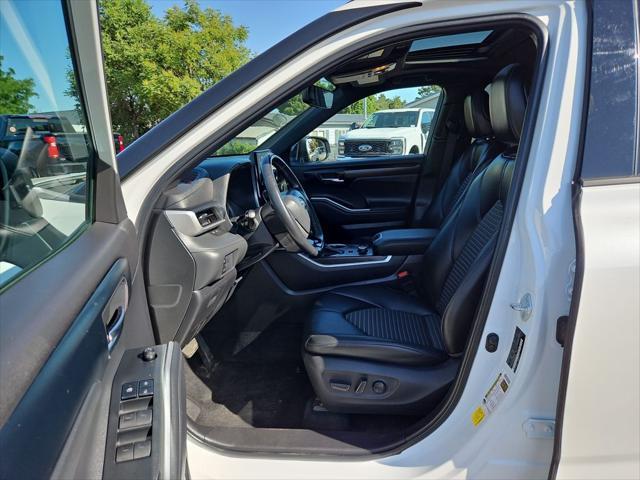 used 2022 Toyota Highlander car, priced at $39,100
