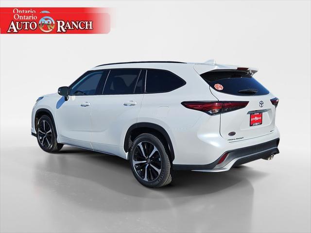 used 2022 Toyota Highlander car, priced at $39,100