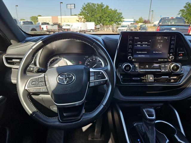 used 2022 Toyota Highlander car, priced at $39,100