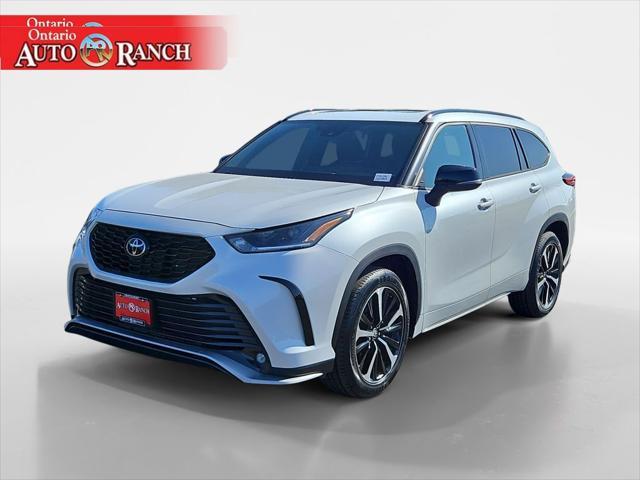 used 2022 Toyota Highlander car, priced at $39,100