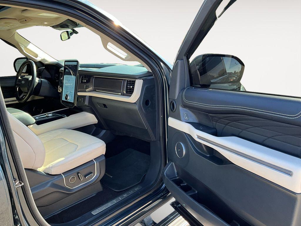 used 2022 Ford Expedition car, priced at $57,500