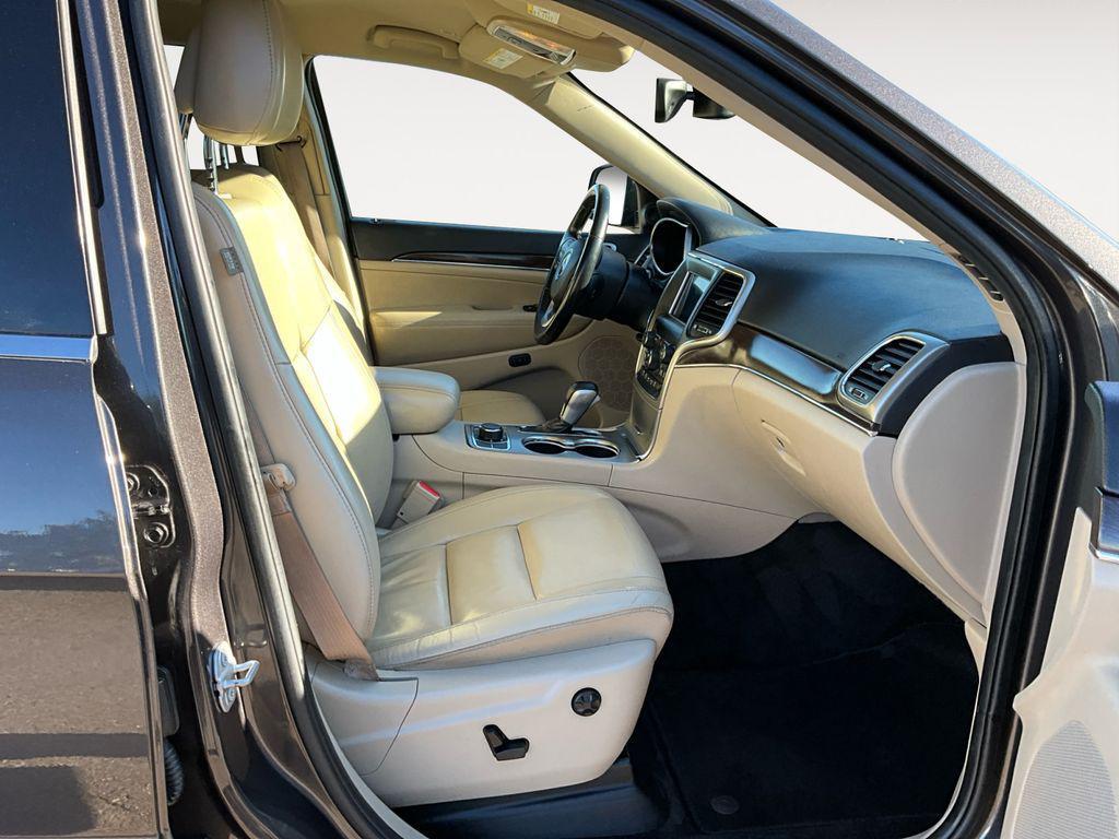 used 2018 Jeep Grand Cherokee car, priced at $17,900
