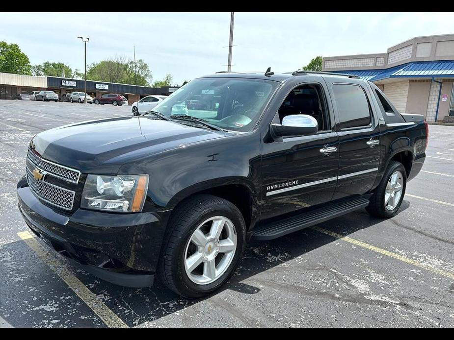 used 2010 Chevrolet Avalanche car, priced at $18,995