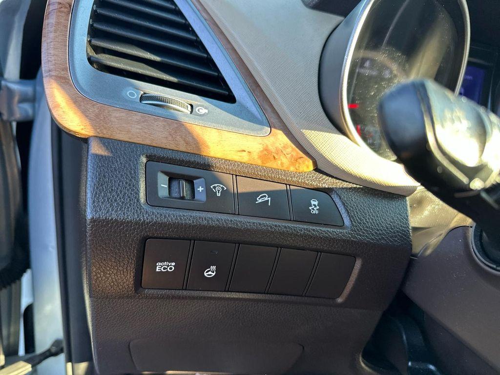 used 2013 Hyundai Santa Fe car, priced at $14,495