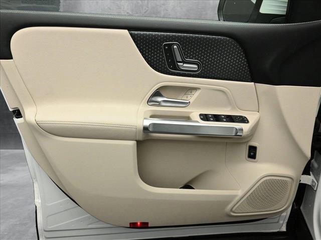 new 2025 Mercedes-Benz GLB 250 car, priced at $46,550