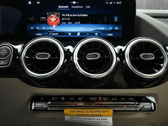 new 2025 Mercedes-Benz GLA 250 car, priced at $44,250
