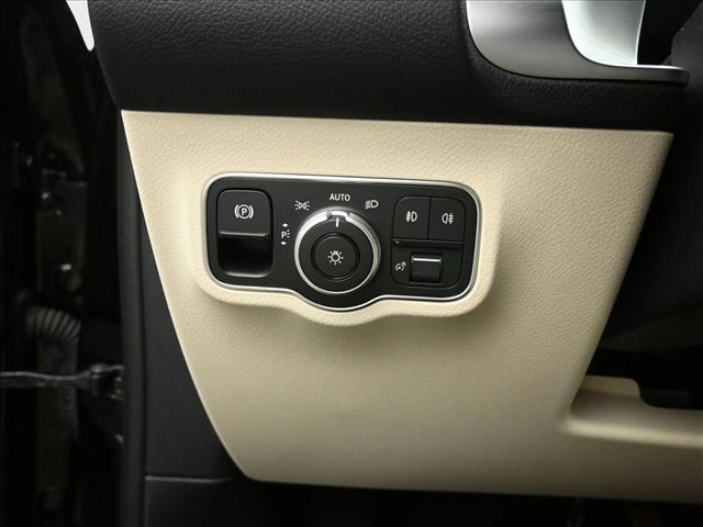 new 2025 Mercedes-Benz GLB 250 car, priced at $53,220