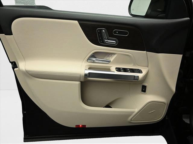 new 2025 Mercedes-Benz GLB 250 car, priced at $53,220