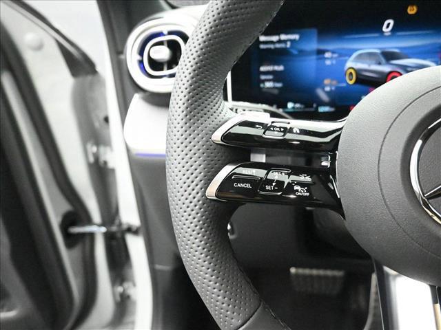 new 2025 Mercedes-Benz GLC 300 car, priced at $62,025