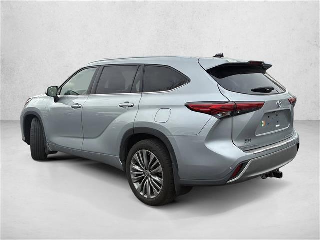used 2020 Toyota Highlander car, priced at $27,990