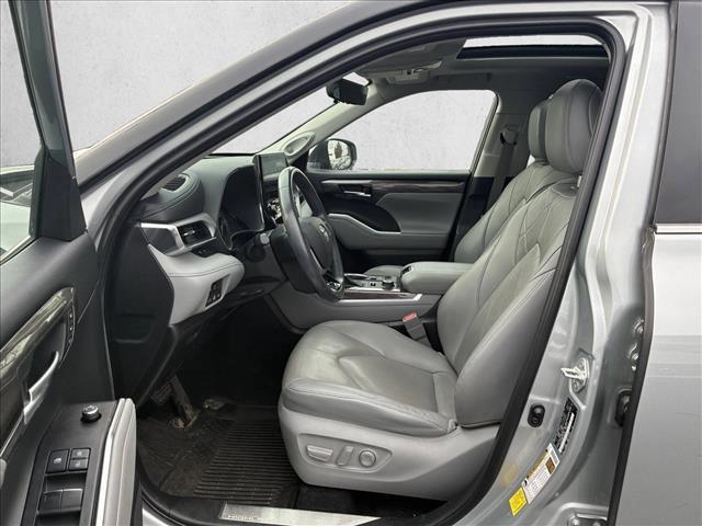used 2020 Toyota Highlander car, priced at $27,990
