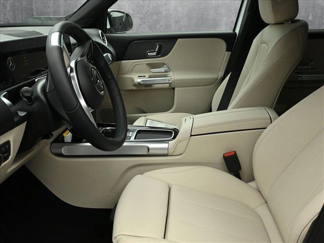 new 2025 Mercedes-Benz GLB 250 car, priced at $46,550