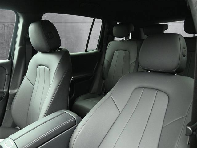 new 2025 Mercedes-Benz GLB 250 car, priced at $49,595